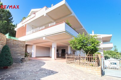 Elegantní byt se soukromou zahradou v Montesilvanu v naprosté blízkosti letiště Pescara