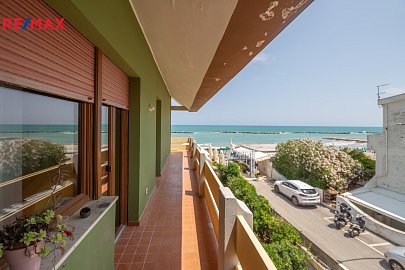 Apartmán ve vícegenerační vile s přímým vstupem na pláž