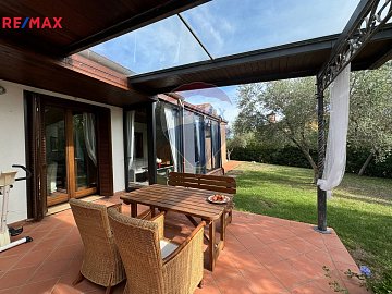 Vila uprostřed zeleně pro milovníky golfu