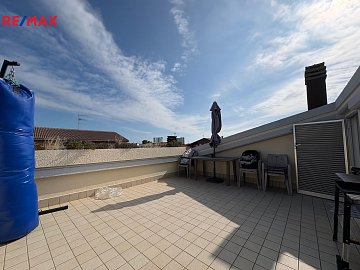 Útulný apartmán s terasou a parkovacím místem jen pár minut od moře