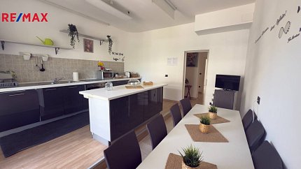 Elegantní apartmán v srdci Pescary – prostor, světlo a středomořská atmosféra